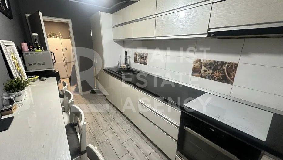 Vânzare, apartament cu 3 camere în zona Militari Residence - Poză 2