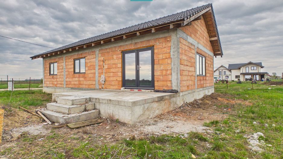 Casa nouă la roșu în Zimandcuz - Poză 2