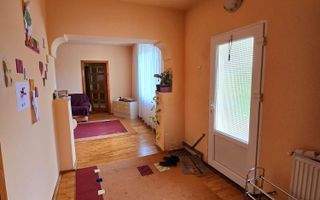 Casa de vanzare cu teren mare pe Ady Endre Aradul nou - Poză 10