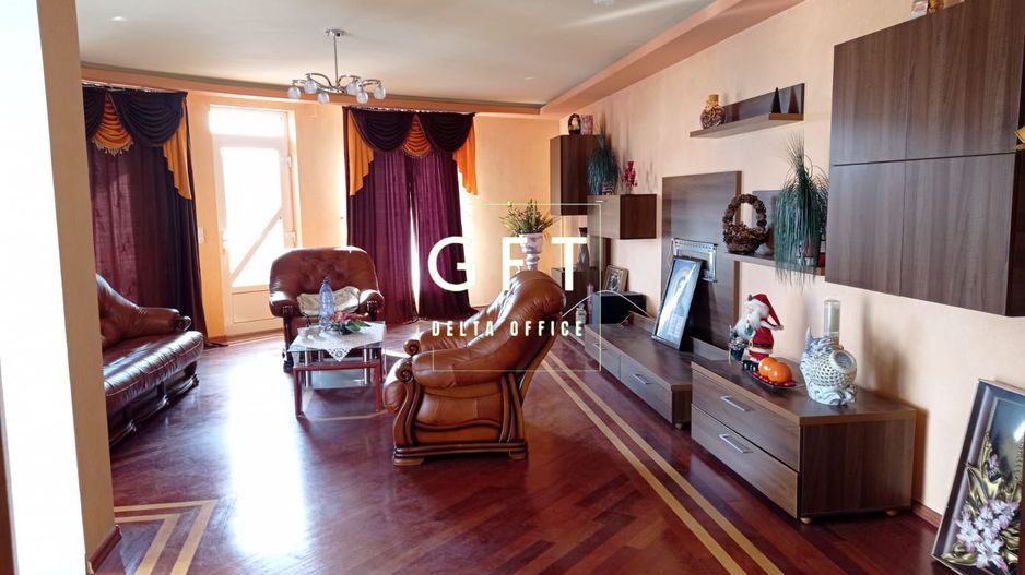 Casa cu piscina zona Centura - Poză 1