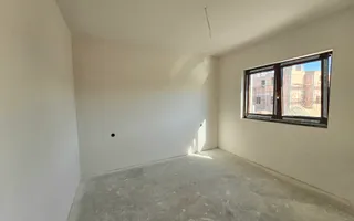 Casa noua 4 dormitoare, spatiu bun pentru familie - Poză 13