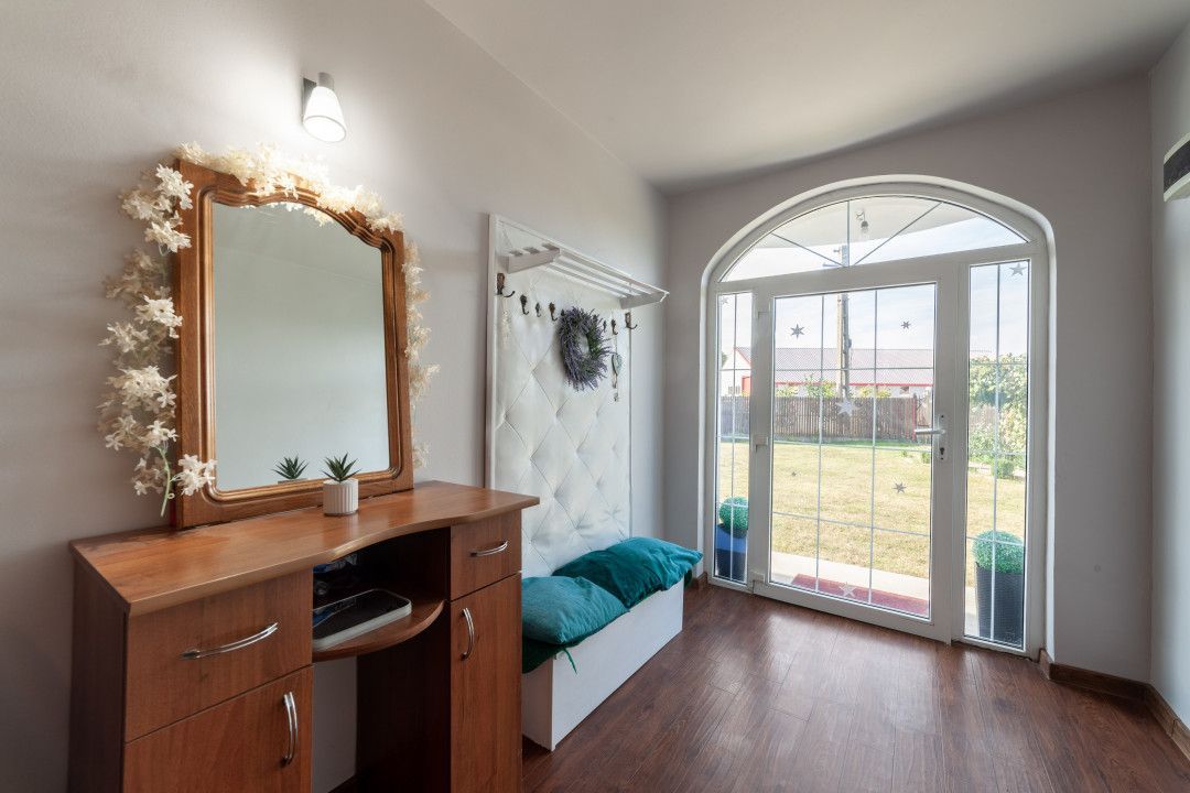 Casa cu teren generos si gradina spectaculoasa – Comuna Cuca, Arges! - Poză 17