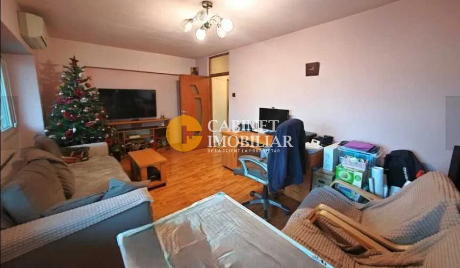 PACURARI - 3 CAMERE DECOMANDAT - ETAJ 2 - BLOC 1990 - Poză 2