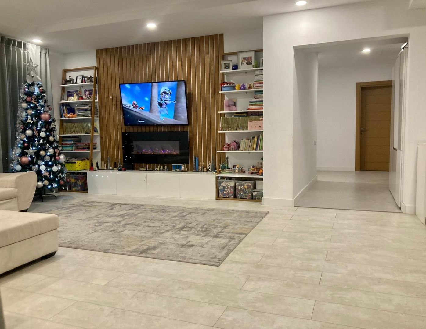 COSMOPOLIS - Apartament cu 3 camere, mobilat si utilat. - Poză 3