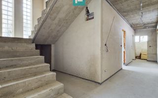 Vilă la gri în Via Carmina - Poză 8