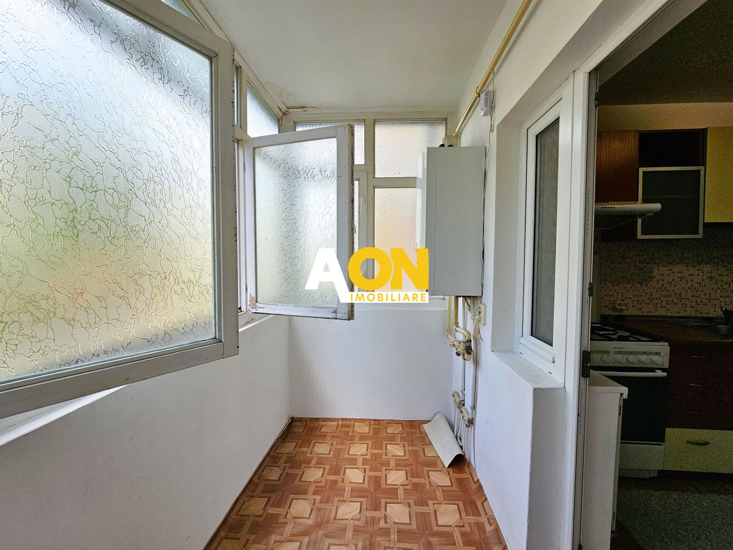 Apartament 3 camere, et.1, cu parcare si boxa, cartier Tolstoi - Poză 4