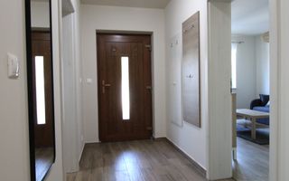 Apartament la casa, 2 camere, 2 bai, centrala proprie. - Poză 3