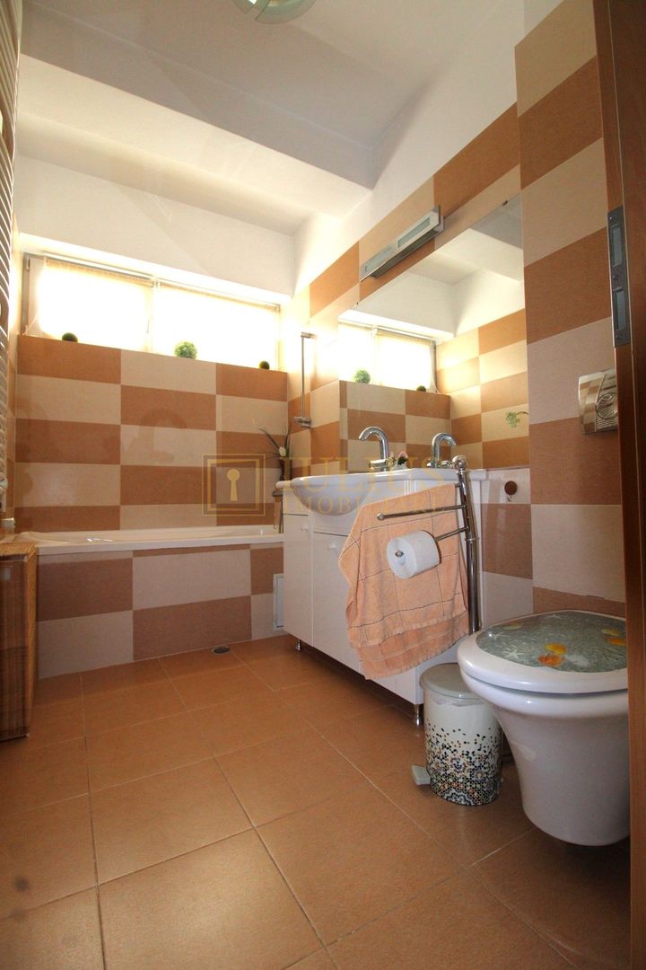 3 camere spatioase, 2 bai, balcon + loc de parcare cu acces controlat - Poză 17