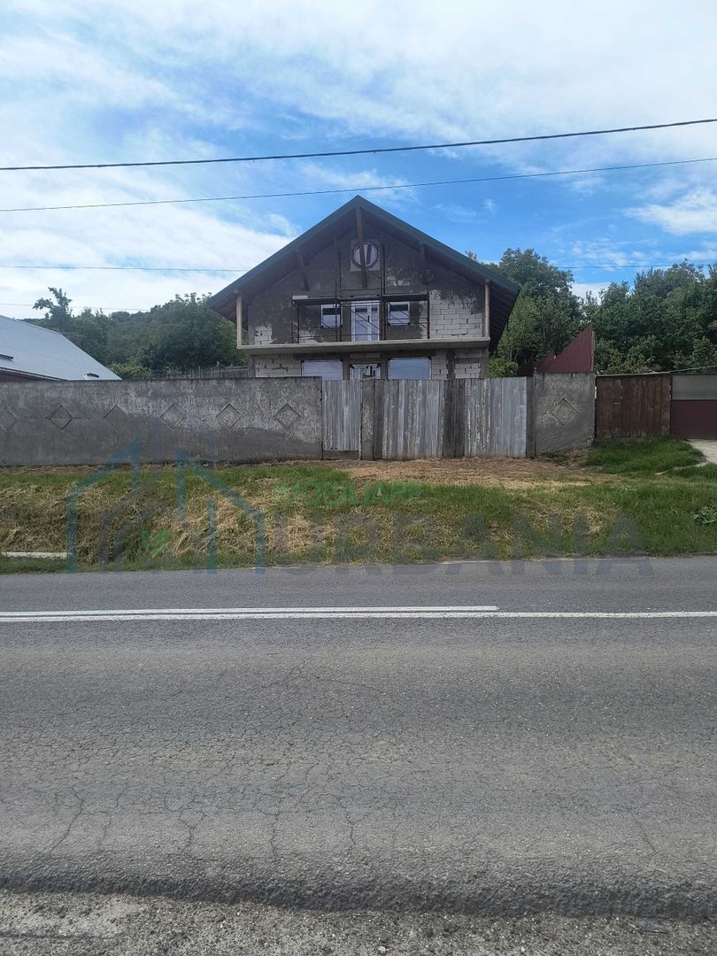 Casă de vânzare în sat Isaiia, comuna Răducăneni, județul Iași - Poză 1