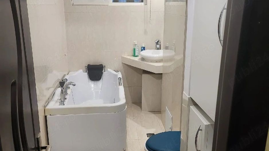 Apartament 3 camere. Zona Covasna, Brancoveanu.  Parcare. - Poză 1