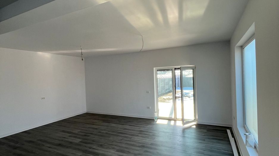 UTVIN , 4 CAMERE, DUPLEX - Poză 1