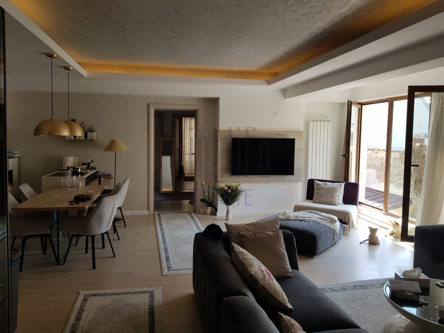 Apartament  4 camere de vânzare Bdul Aviatorior. - Poză 1