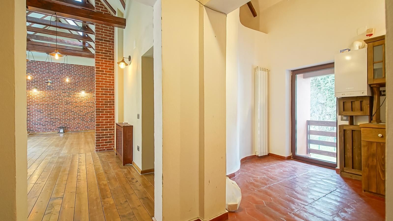 Casa de vanzare in centrul Brasovului - curte privata si pivnita - Poză 9