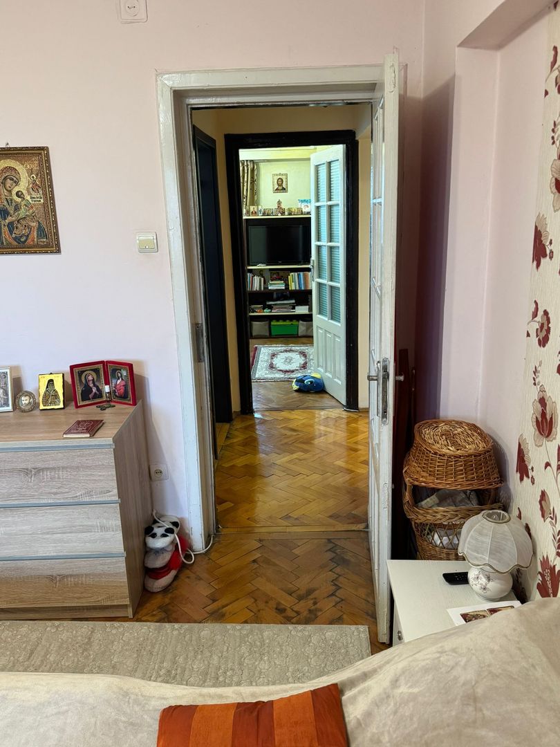 Decomandat si spatios - Poză 8