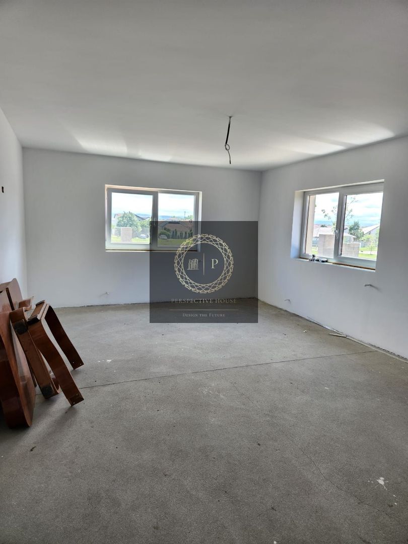 Casa Individuala-spatioasa in Orizont - Poză 12