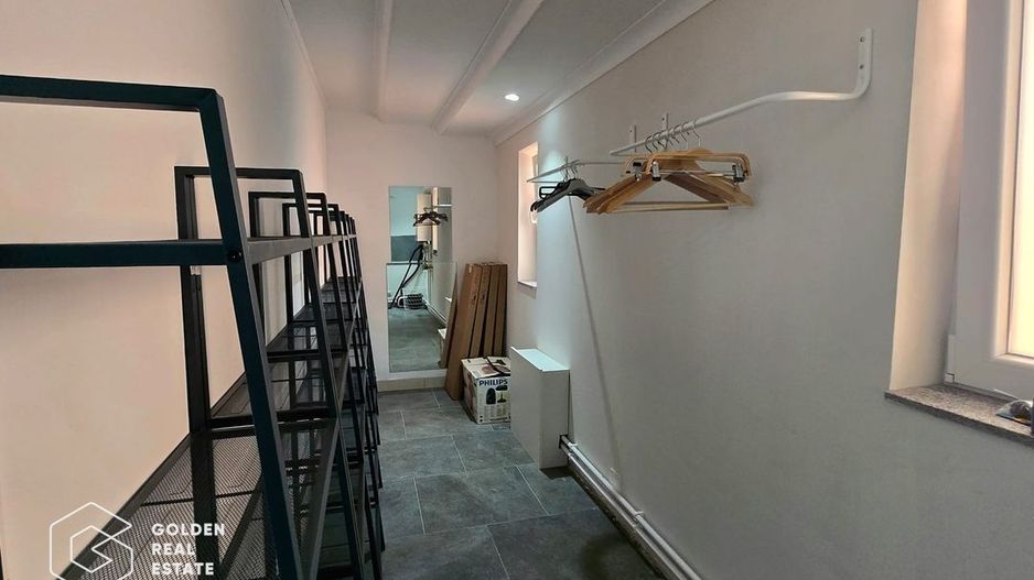 Casă cu design deosebit în Vladimirescu - Poză 12