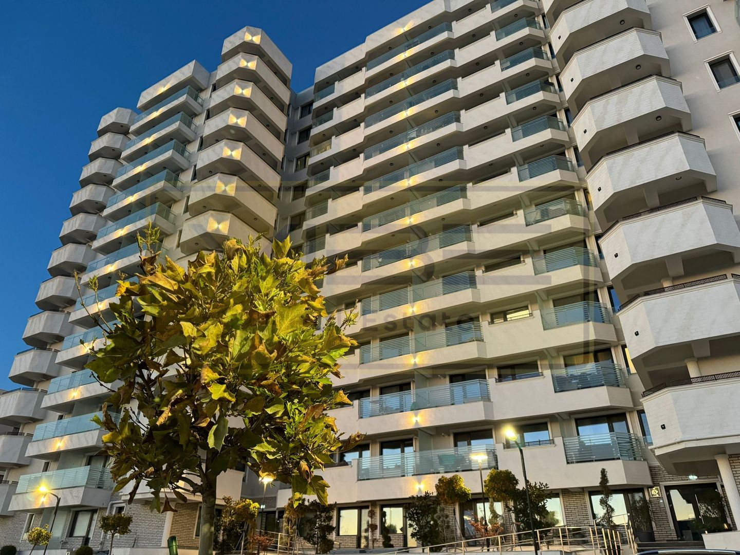 Apartament 2 camere decomandat  Royal Town Copou - Poză 1