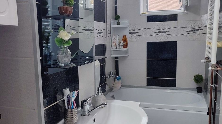 Apartament 3 camere, 60 mp, Spitalul Județean – renovat, COMISION 0% - Poză 3