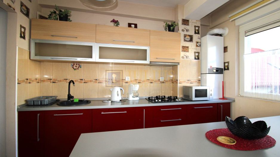 3 camere spatioase, 2 bai, balcon + loc de parcare cu acces controlat - Poză 19