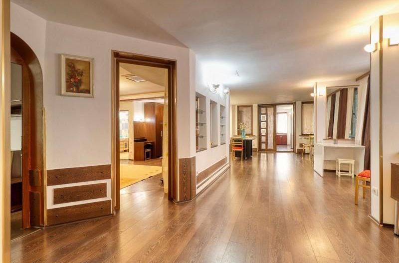 Ion Neculce | Apartament 5 camere în vilă monument - Poză 8