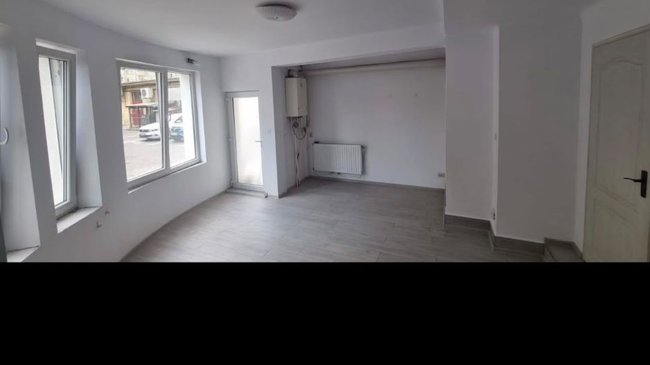 Apartament de vanzare - Poză 1