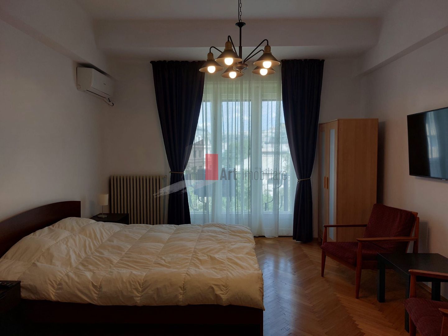 Garsoniera "VALENTA",  vedere "SPLENDIDA"  Piata Universitatii - Poză 8