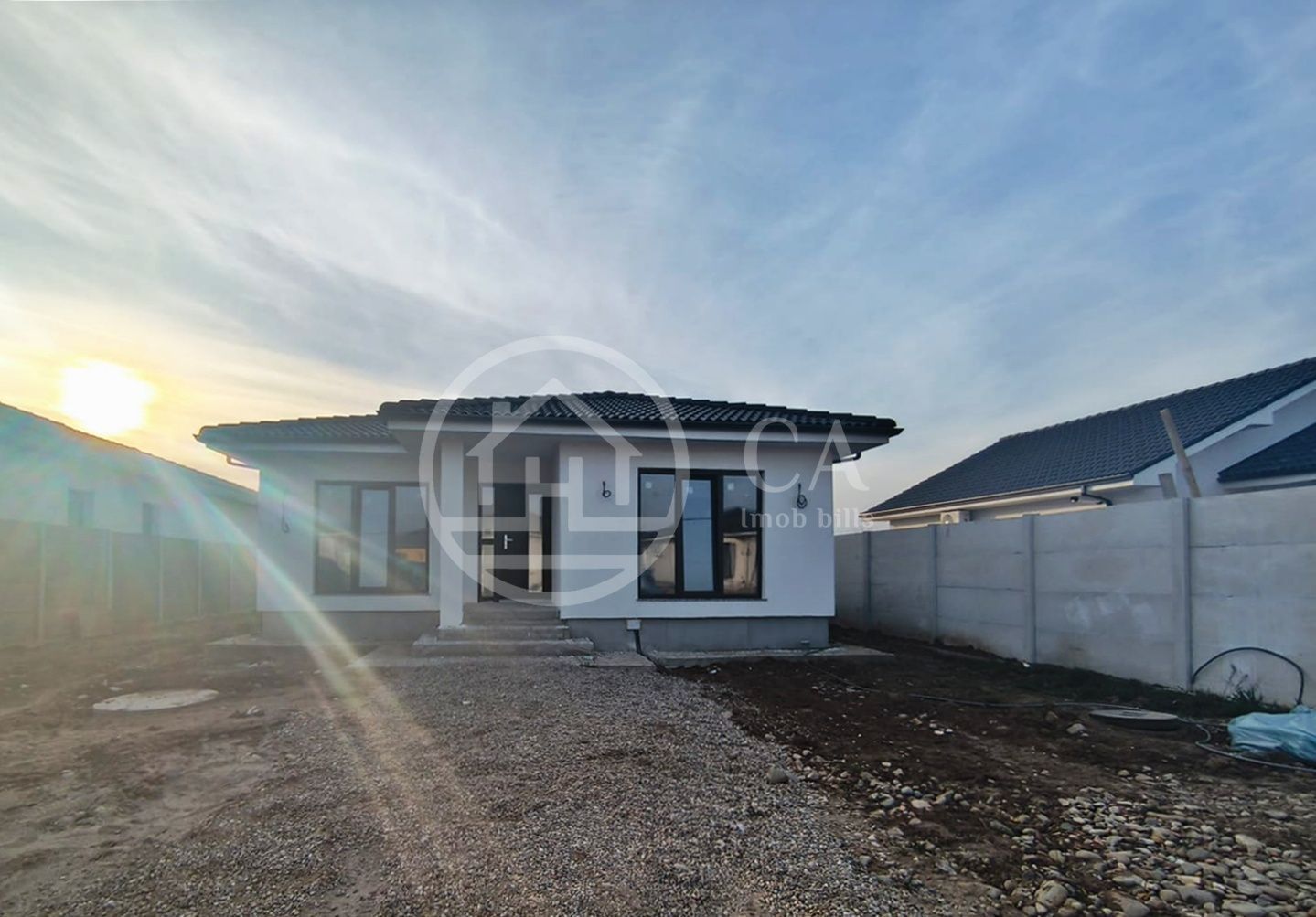 Casa de vanzare cu 4 camere in Santandrei, Bihor - Poză 2