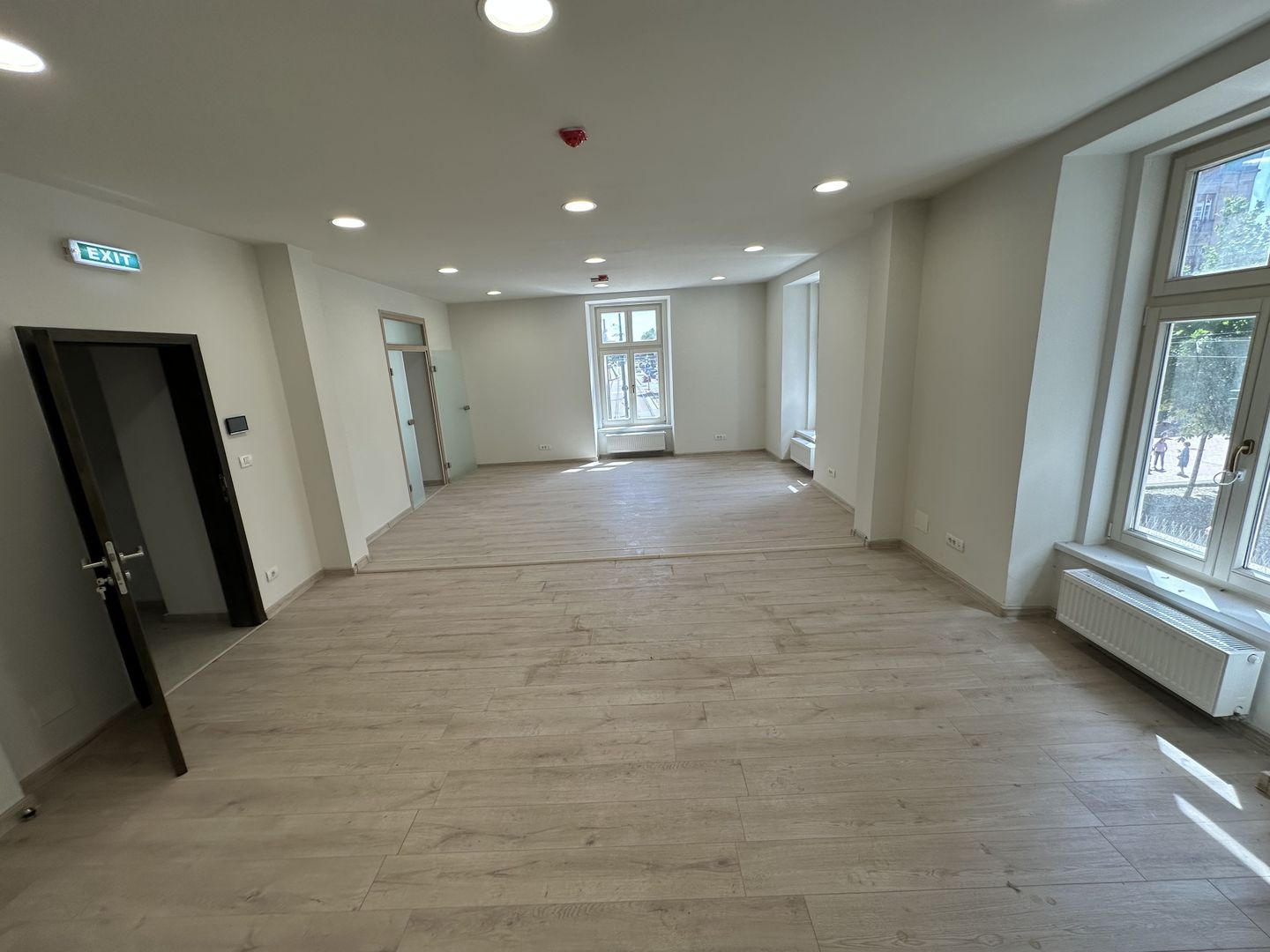 Saptii de birouri Ultracentral supraf. de la 28pana la125 mp - Poză 8