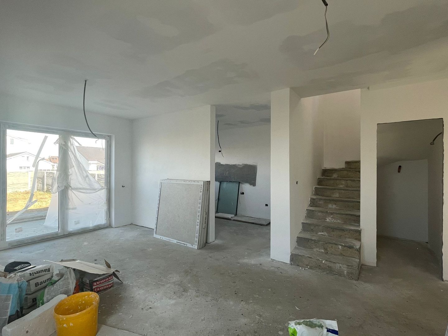 Duplex despartit prin camera tehnica- 5 camere- Mosnita Noua - Poză 2