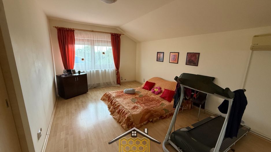 Casă P+1+Pod+Beci, complet mobilată, 950 mp teren, Simnic –Comision 0% - Poză 7