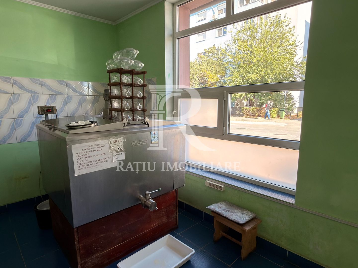 Casă cu spațiu comercial la stradă | Curte | Grădină | Oradea - Poză 4