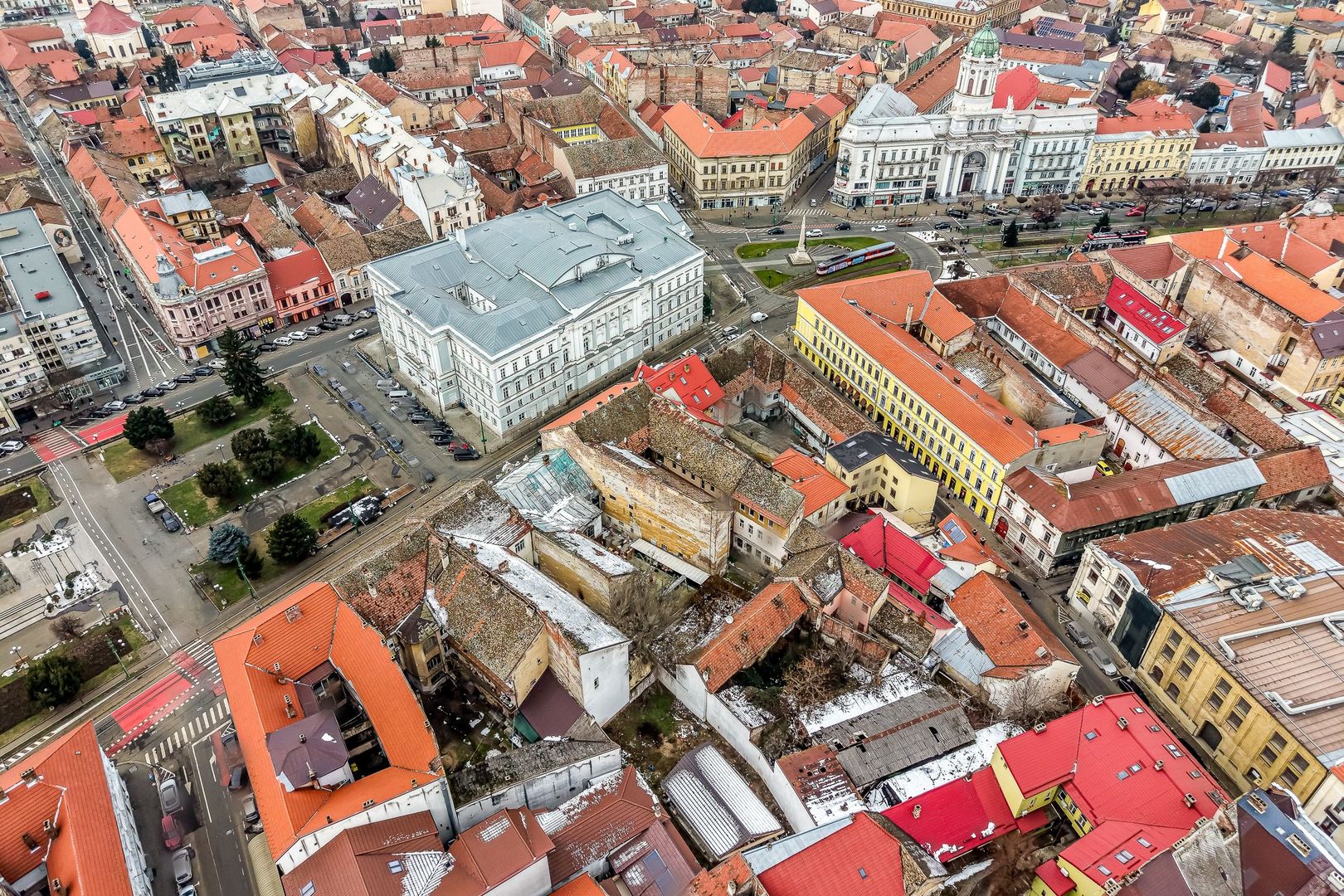 Clădire ultracentrală în Arad – activ imobiliar cu potențial ridicat - Poză 3