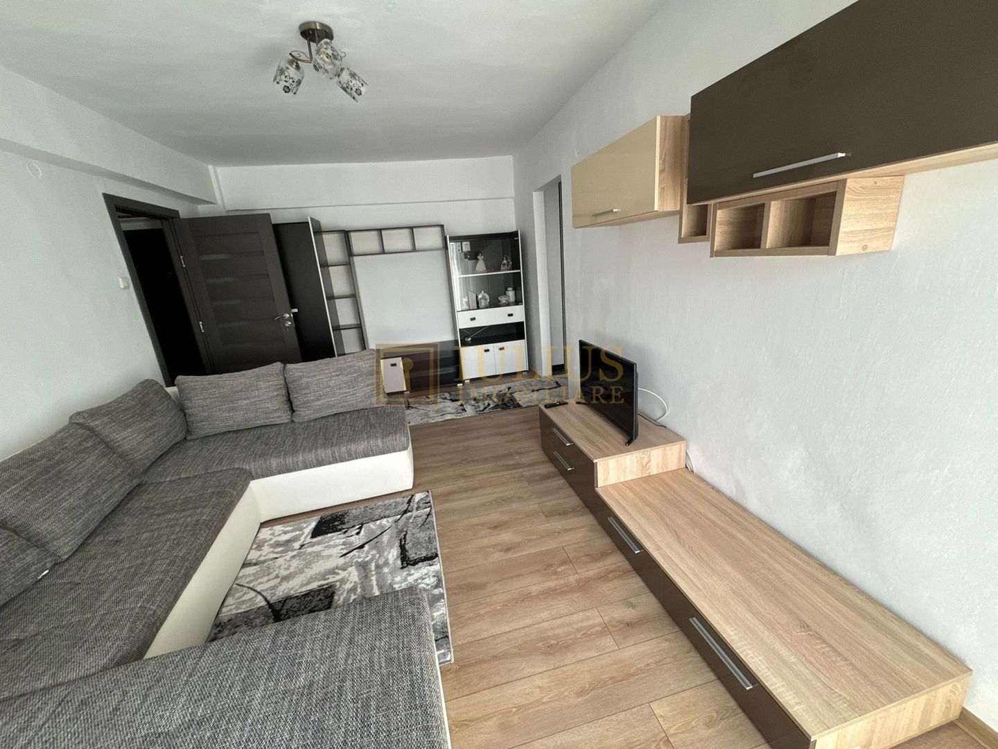 2 camere| cladire istorica| vis a vis de Catedrala| camere spatioase| - Poză 2