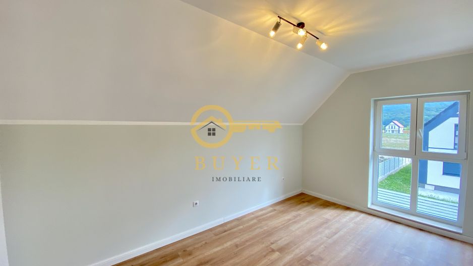 Casa intabulata, finisata LA CHEIE- Talmaciu, zona cu peisaj superb - Poză 17