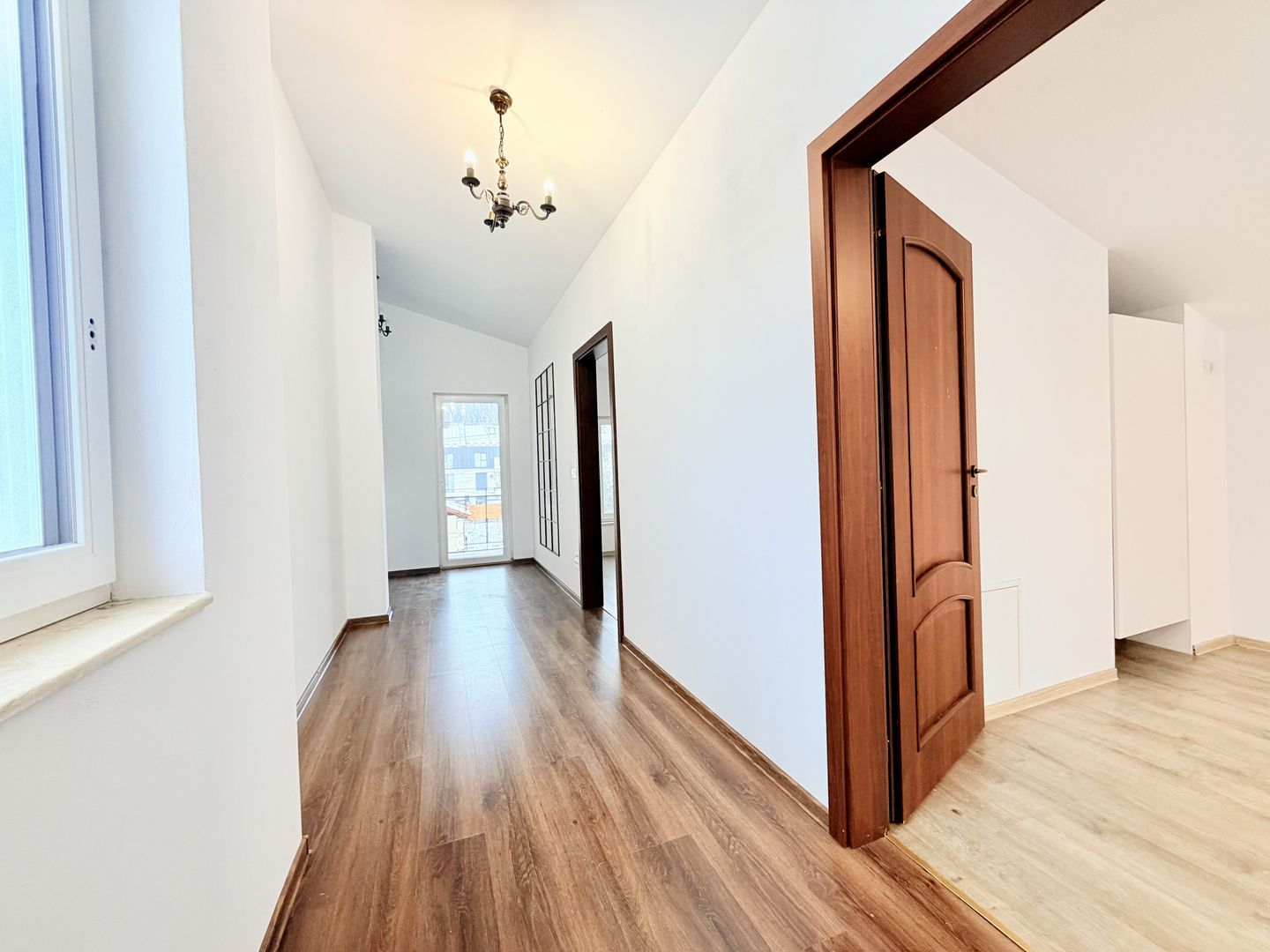 Casă de închiriat la liziera pădurii - Dumbrăvița - Poză 14