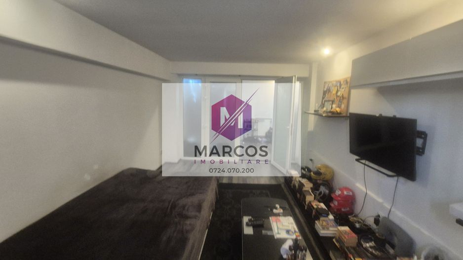 Vand apartament 2 camere Centru - Poză 4