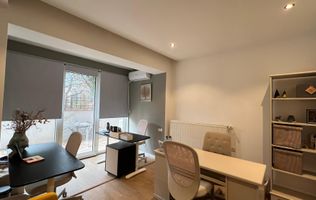 3 camere| DECOMANDAT| LOC DE PARCARE INCLUS  +TERASA 43 MP| VICTORIEI