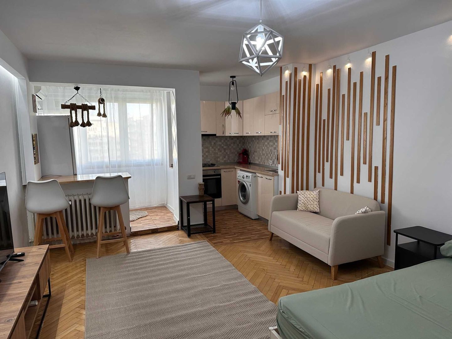 Garsonieră modernă de inchiriat, Plaza Mall - Poză 1