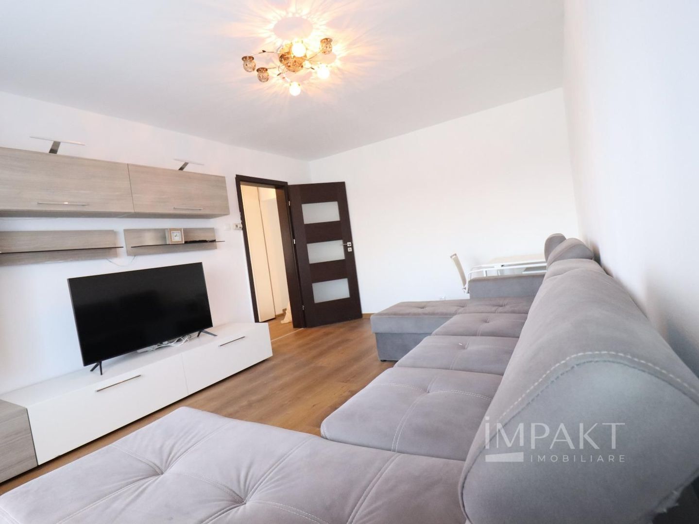Apartament cu 3 camere, prima închiriere după renovare- zona UMF - Poză 2