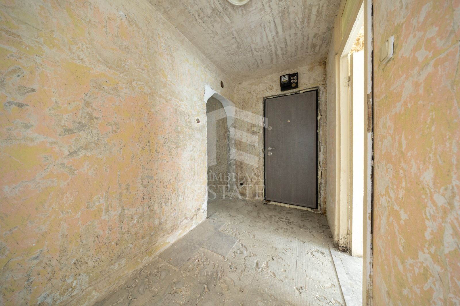 Triaj-Coresi-3 camere+2 bai-70 mp utili NERENOVAT - Poză 12