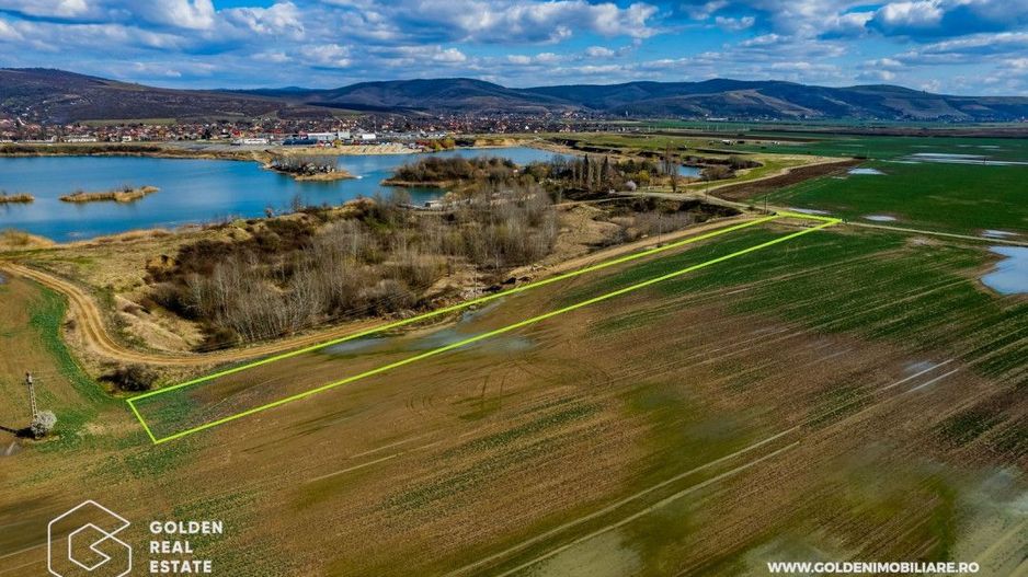 Teren intravilan, 5000 mp, langa lacul Ghioroc - Poză 3