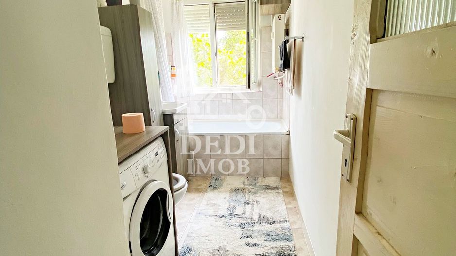Apartament 3 camere de vânzare in zona Rogerius, Oradea - Poză 9