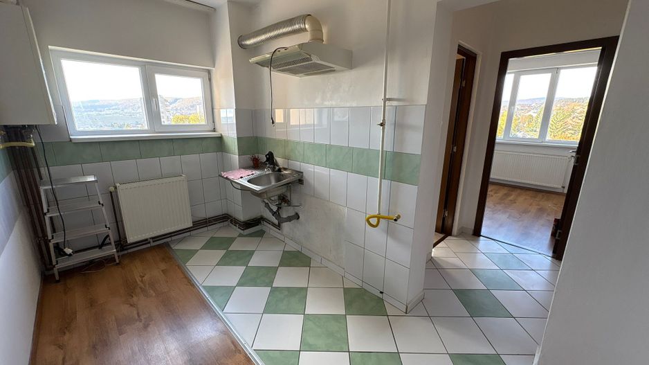 Apartament 2 camere 49 M² + balcon 10 M² cu priveliste Simeria - Poză 5