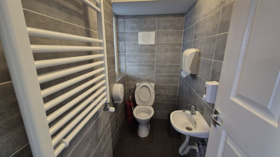 Spatiu comercial 138,70 mp + 2 locuri de parcare - Varteju - Poză 9