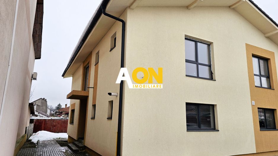 1/2 Duplex finisat 90%, 4 camere, 317 mp teren, zona Centru - Poză 1