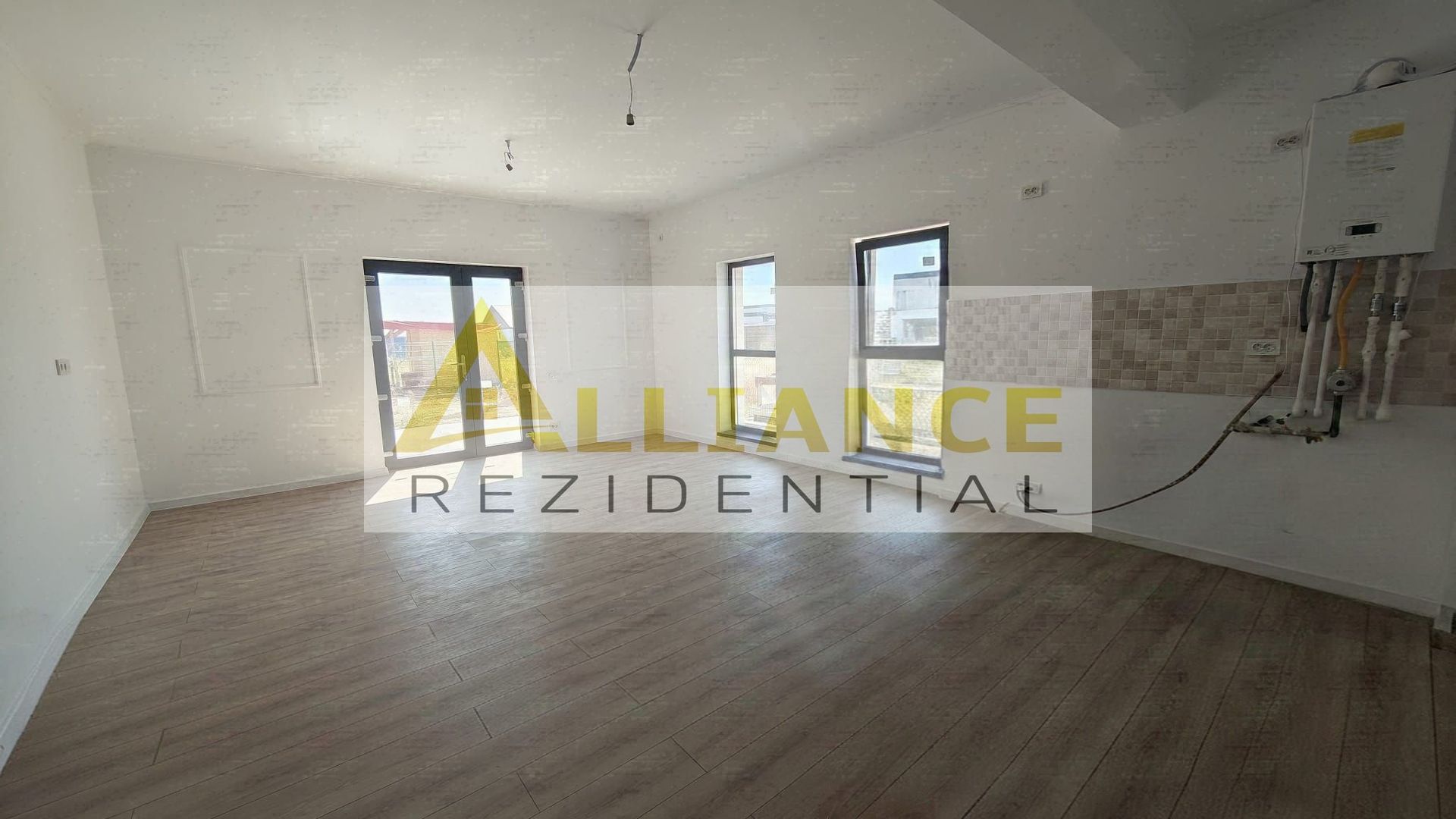 Casa pe parter cu 3 camere, 2 bai si teren de 375 mp - Poză 7