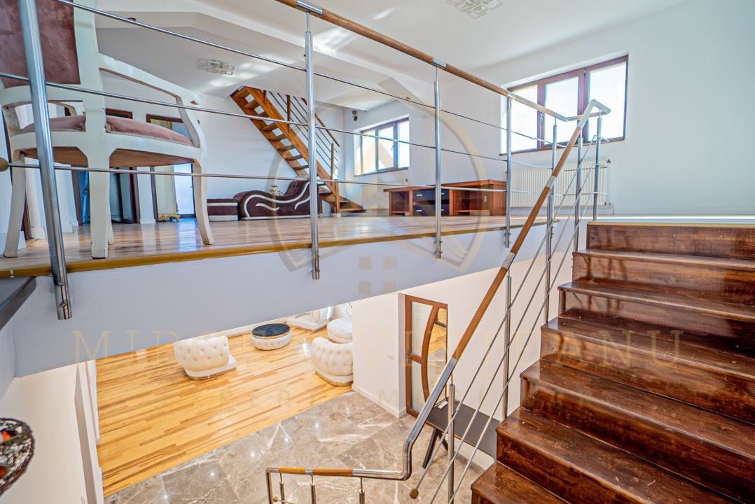 Lazu - Vila de vânzare compusă din P+1E+M. - Poză 17