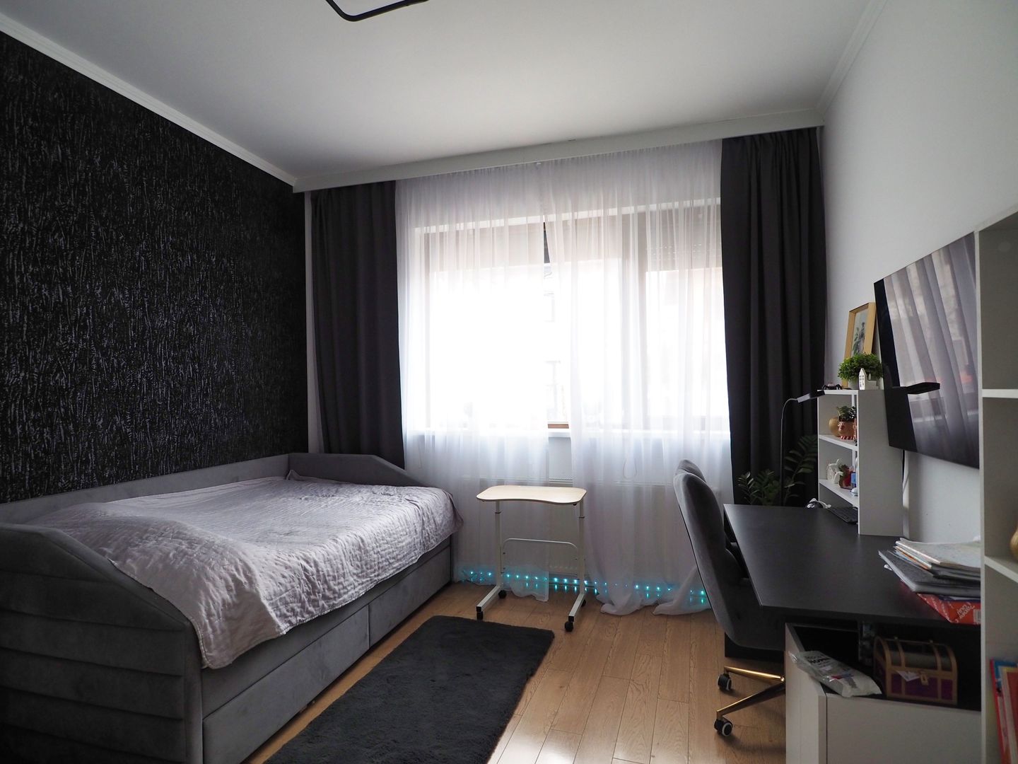 Vanzare 2 camere partial mobilat 1Mai-Victoriei - Poză 4