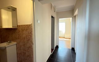 Apartament 3 camere MV1, Etaj IV / Str. Narcisei Nr.9 / Carei - Poză 8