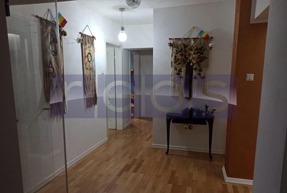 DE VANZARE APARTAMENT 4 CAMERE ZONA MOSILOR - Poză 7